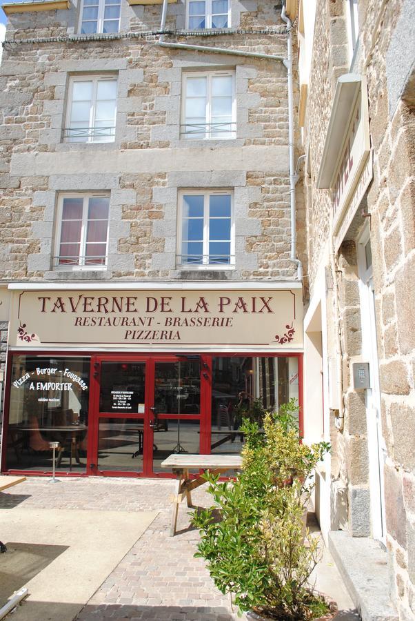 Taverne De La Paix La Ferte-Mace Exterior foto