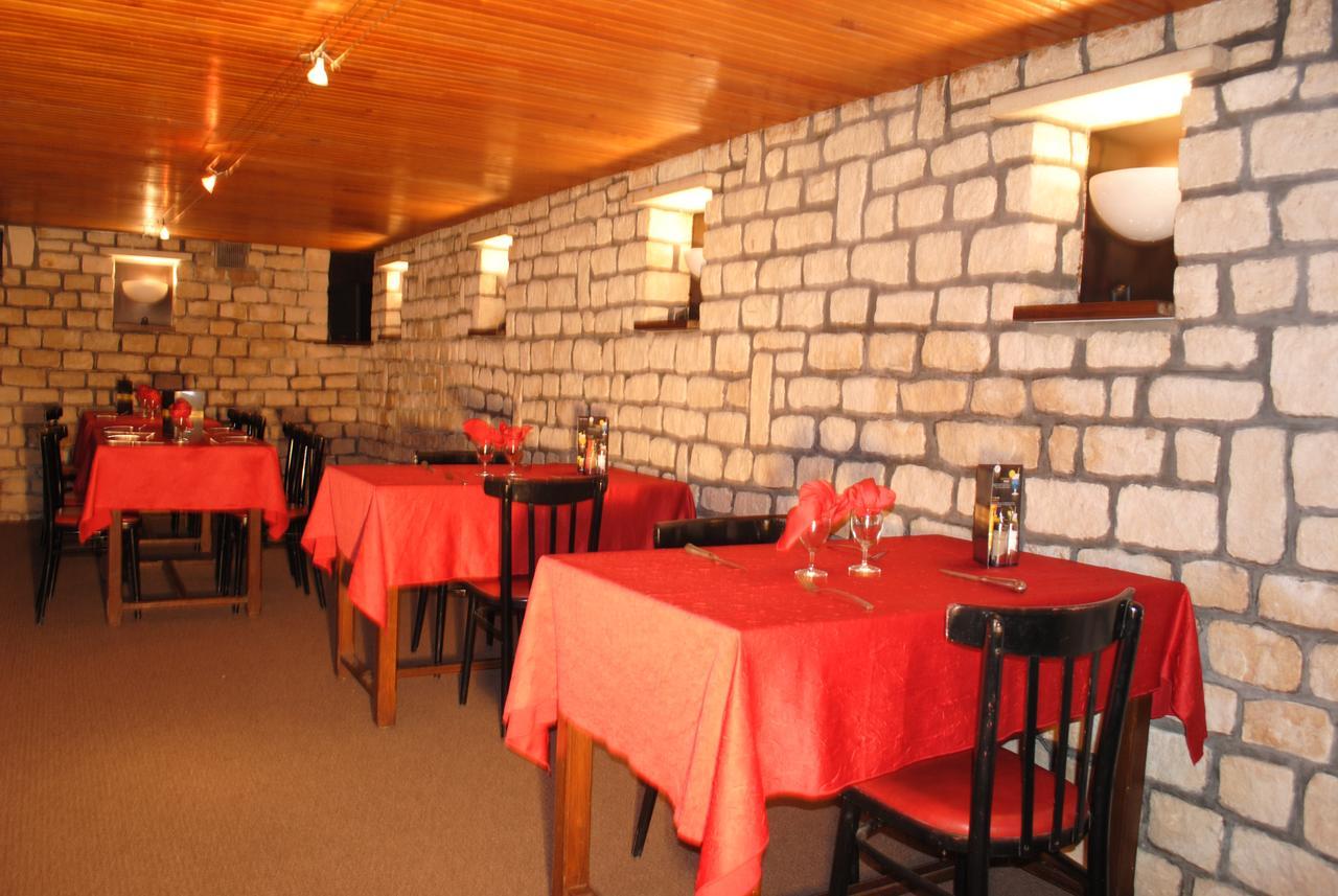 Taverne De La Paix La Ferte-Mace Exterior foto